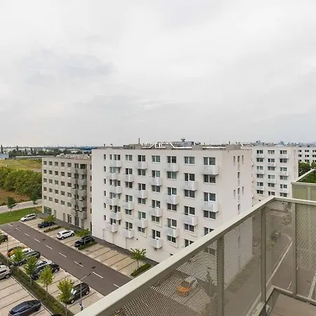 Bnb Airport View Industrial Loft 公寓 *