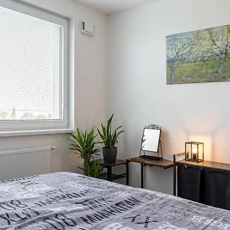 Appartement Bnb Airport View Industrial Loft